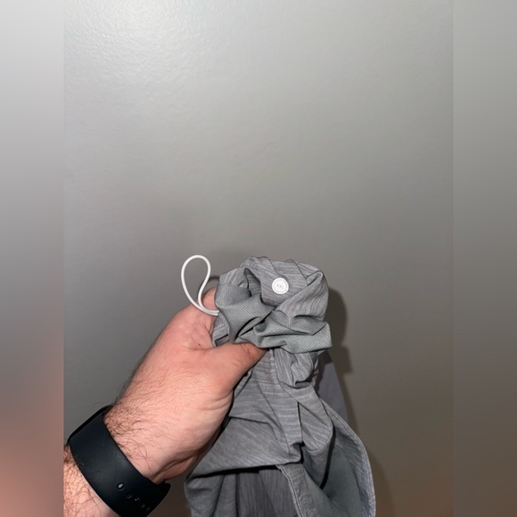 XXL Lululemon T.H.E. Short Linerless 9” Inseam Heather Sea Salt Lightcast Shorts - Picture 12 of 12